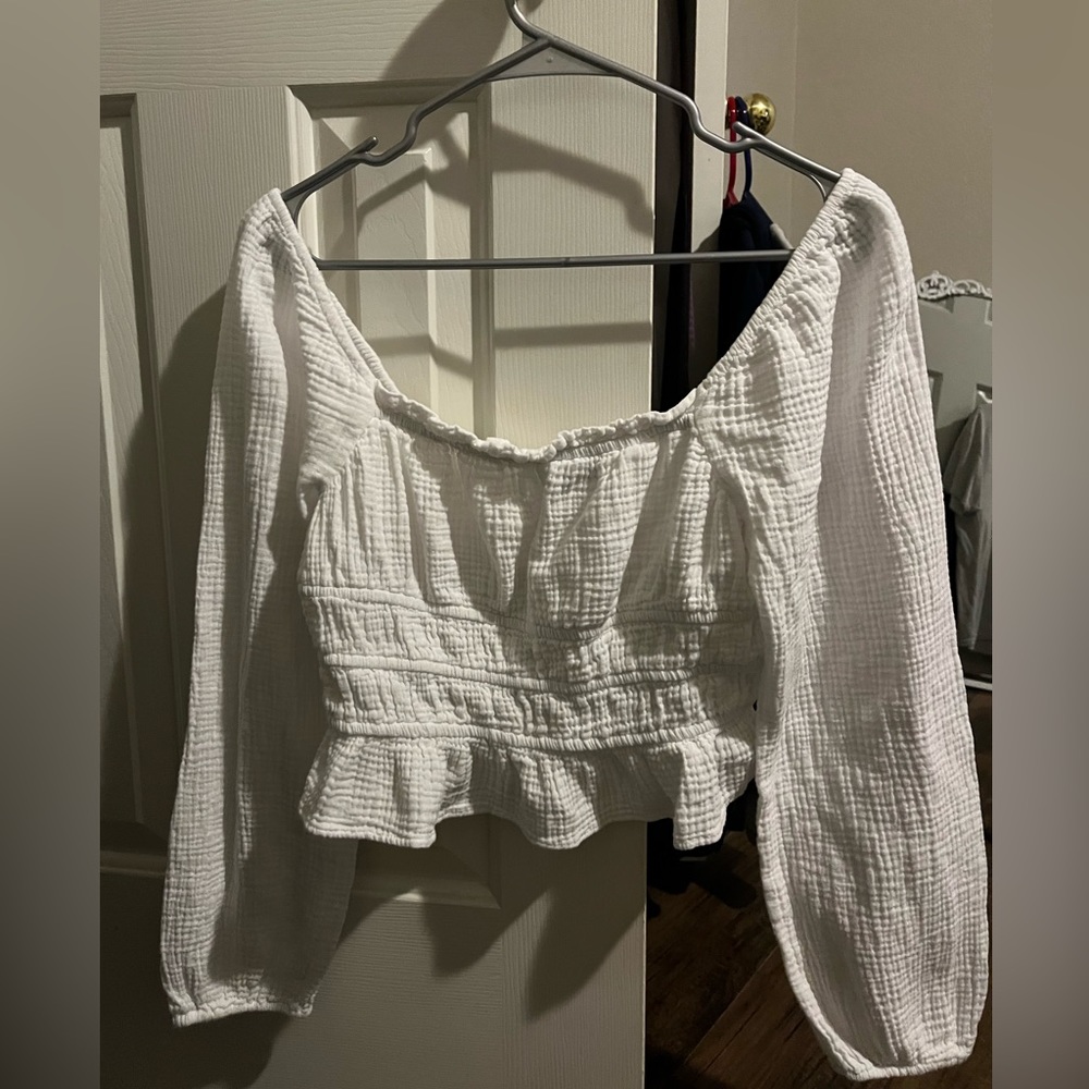 wild fable, size medium, white